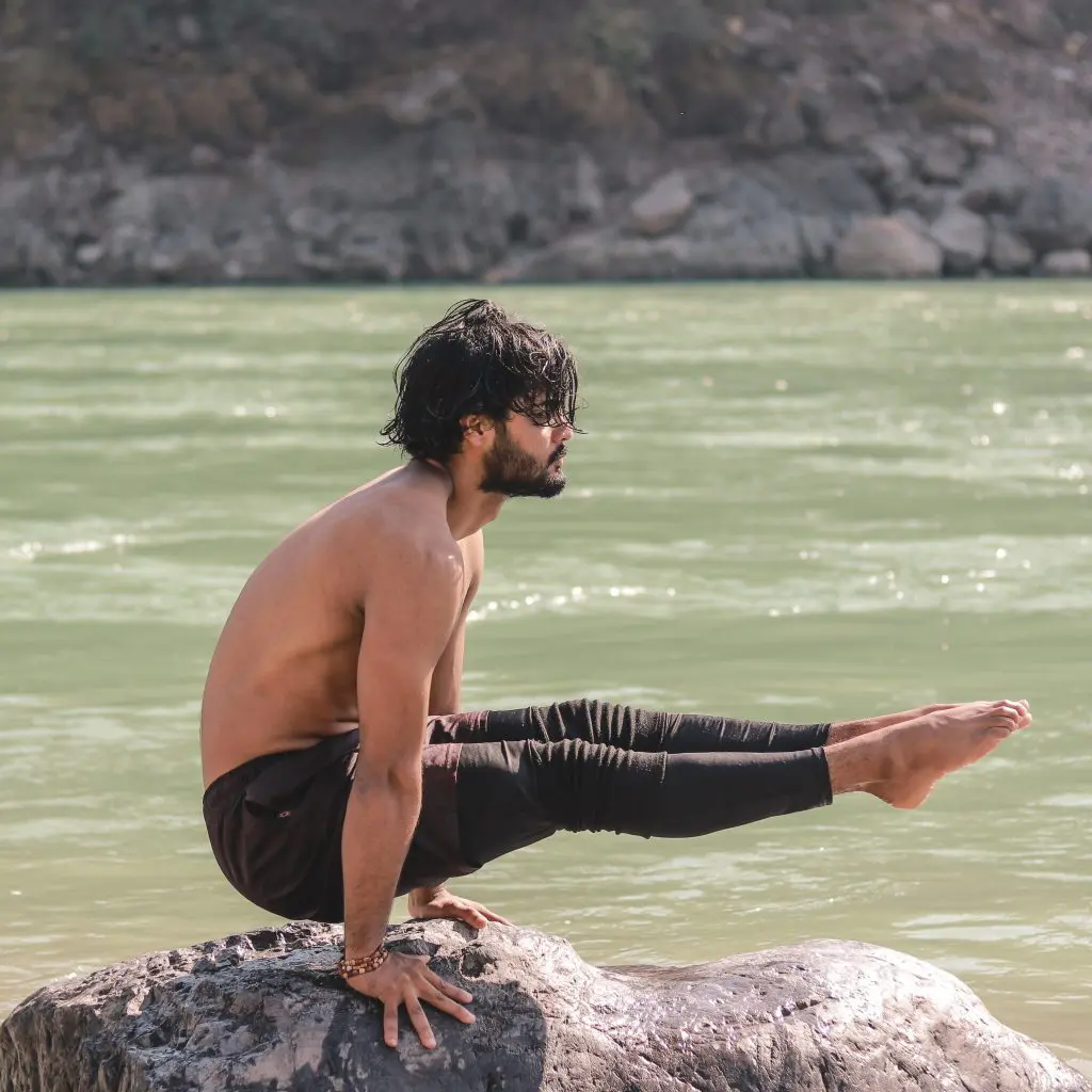 yogis performin yoga
