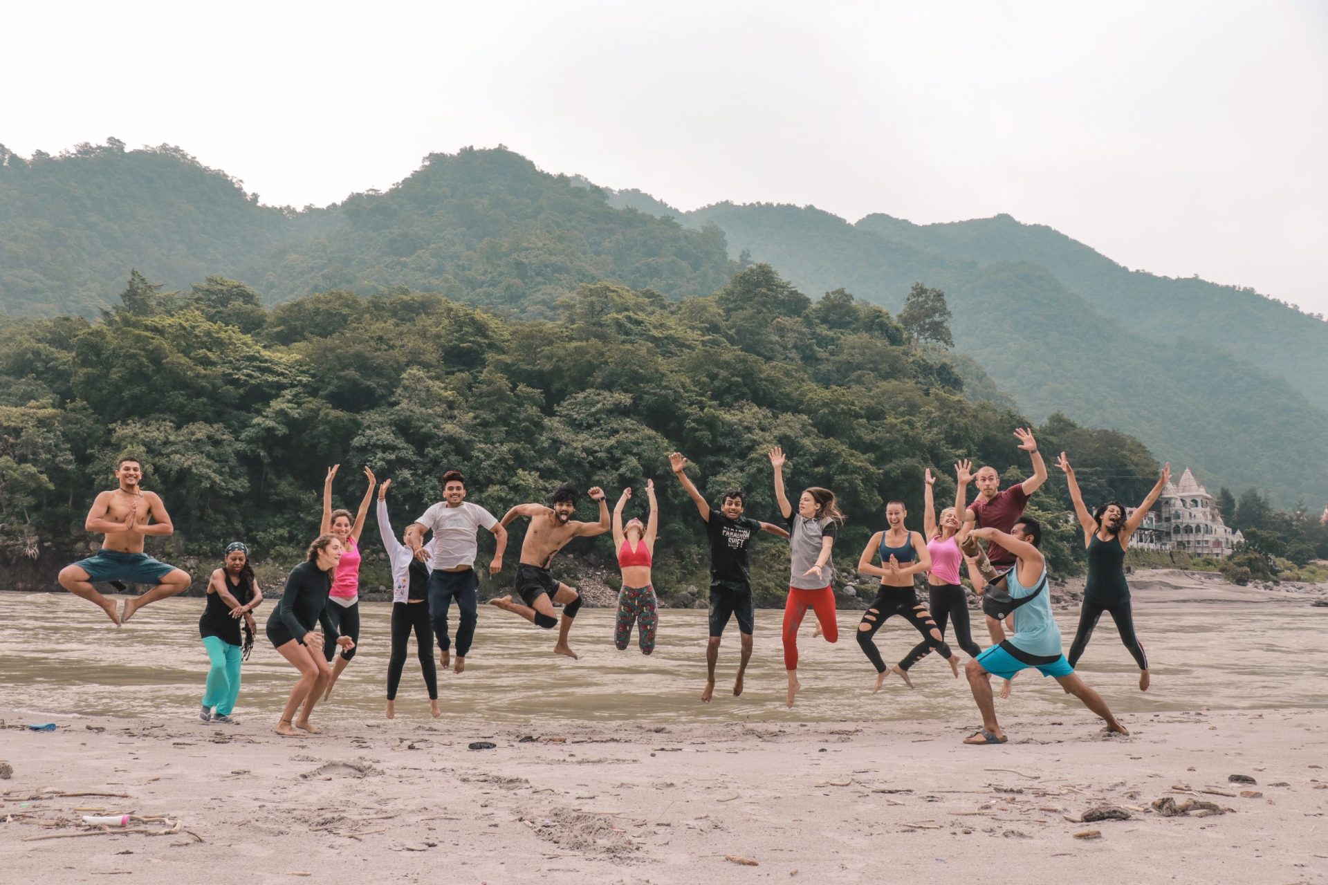 yogis performin yoga