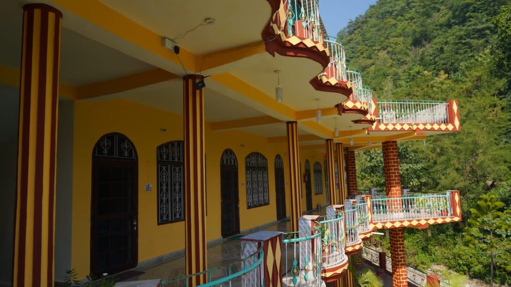 balcony in sage house yoga in rishikesh