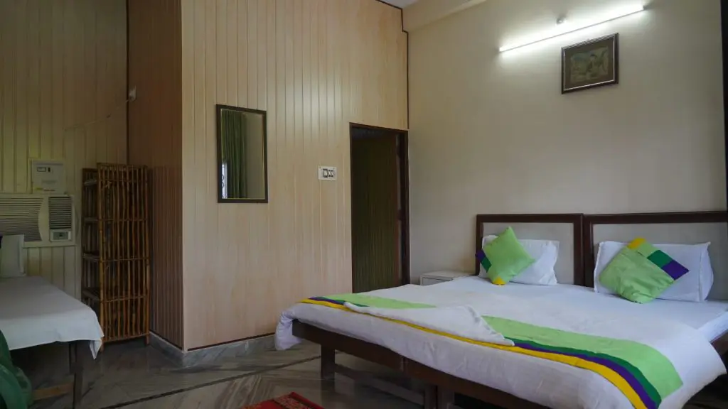 Room in sage house yoga rishikesh