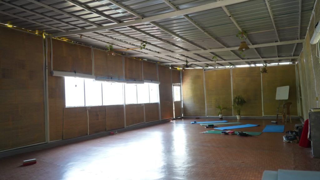 yoga training area in sage house yoga in rishikesh